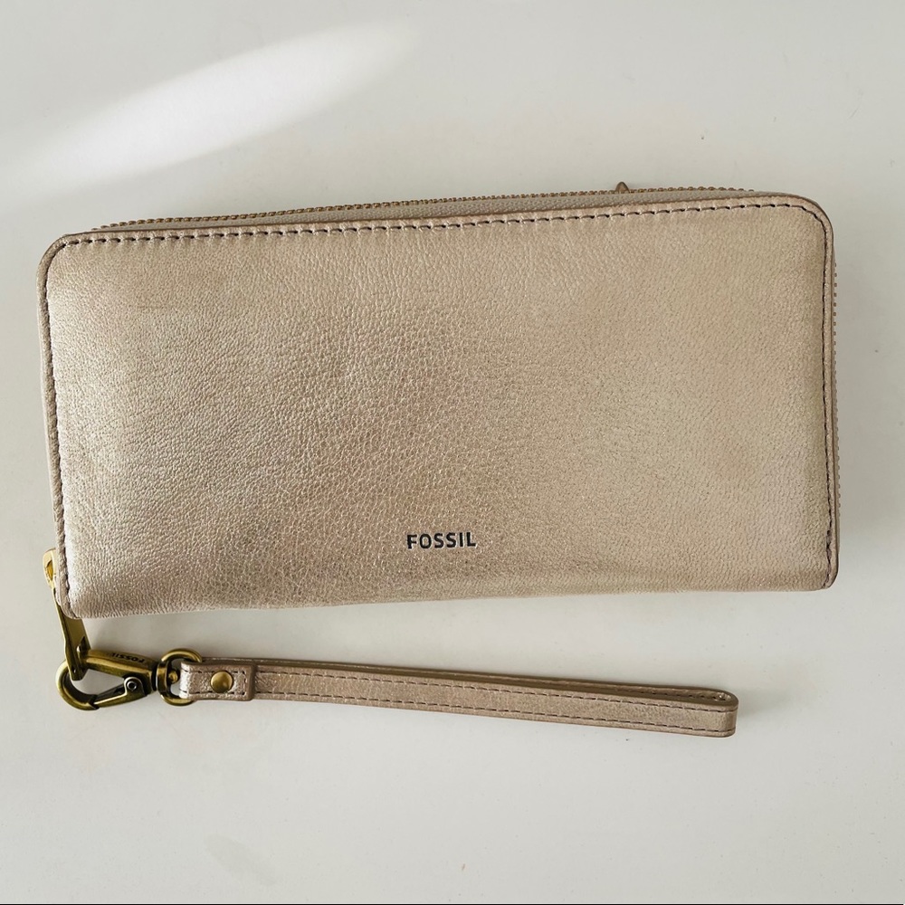 Fossil wallet new with tags genuine leather
